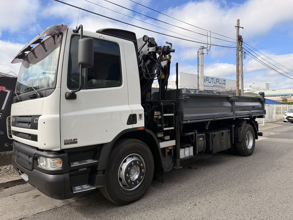 DAF CF GRUA COM CAIXA TRI-BASCULANTE APENAS 109.000km ##OPORTUNIDADE##