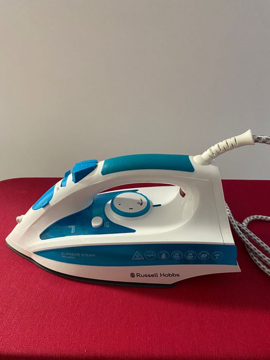 Ferro de Engomar a Vapor RUSSELL-HOBBS