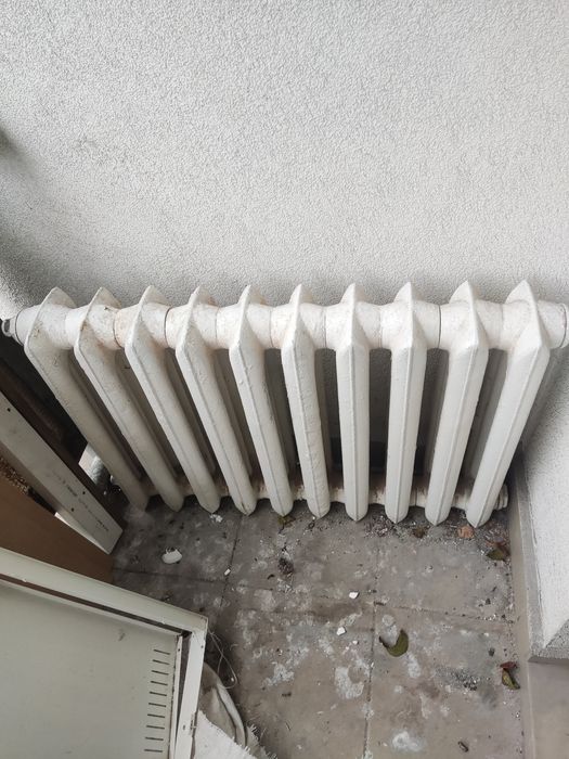 Grzejniki żeliwne białe lata 60te, 5 sztuk