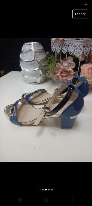 Sandálias  azuis e dourado seaside