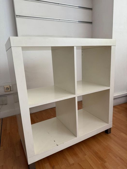 Cubo de madeira para arrumos