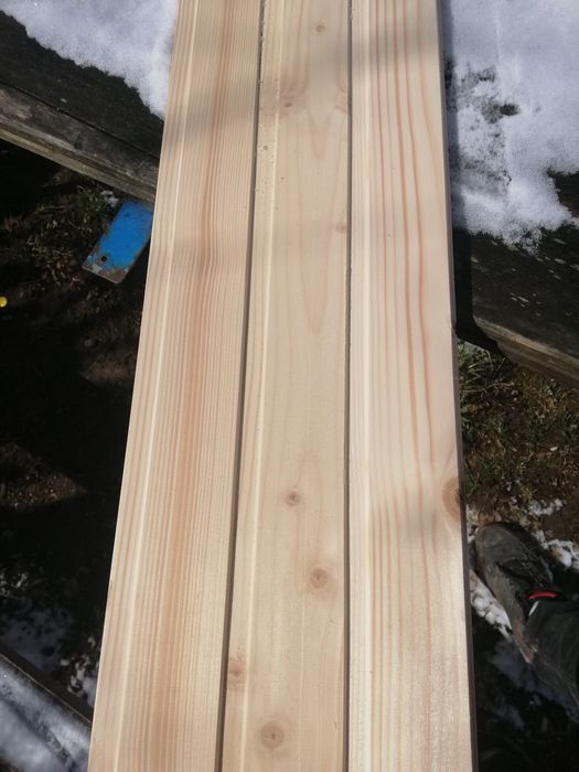 Пило матеріали хвоя