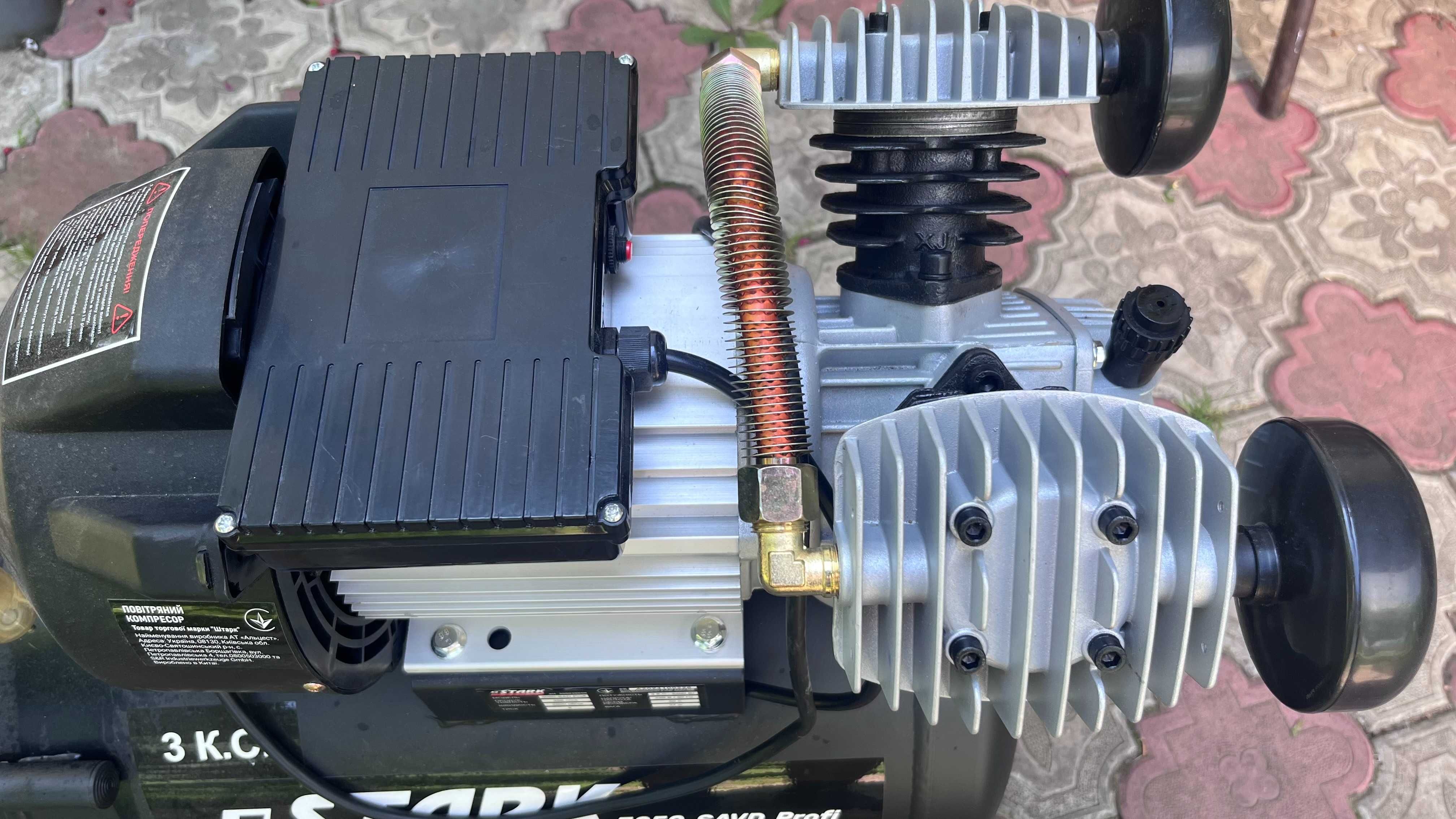 Компресор повітряний Stark 3050-SAVD Profi 50 Л (300030050)
