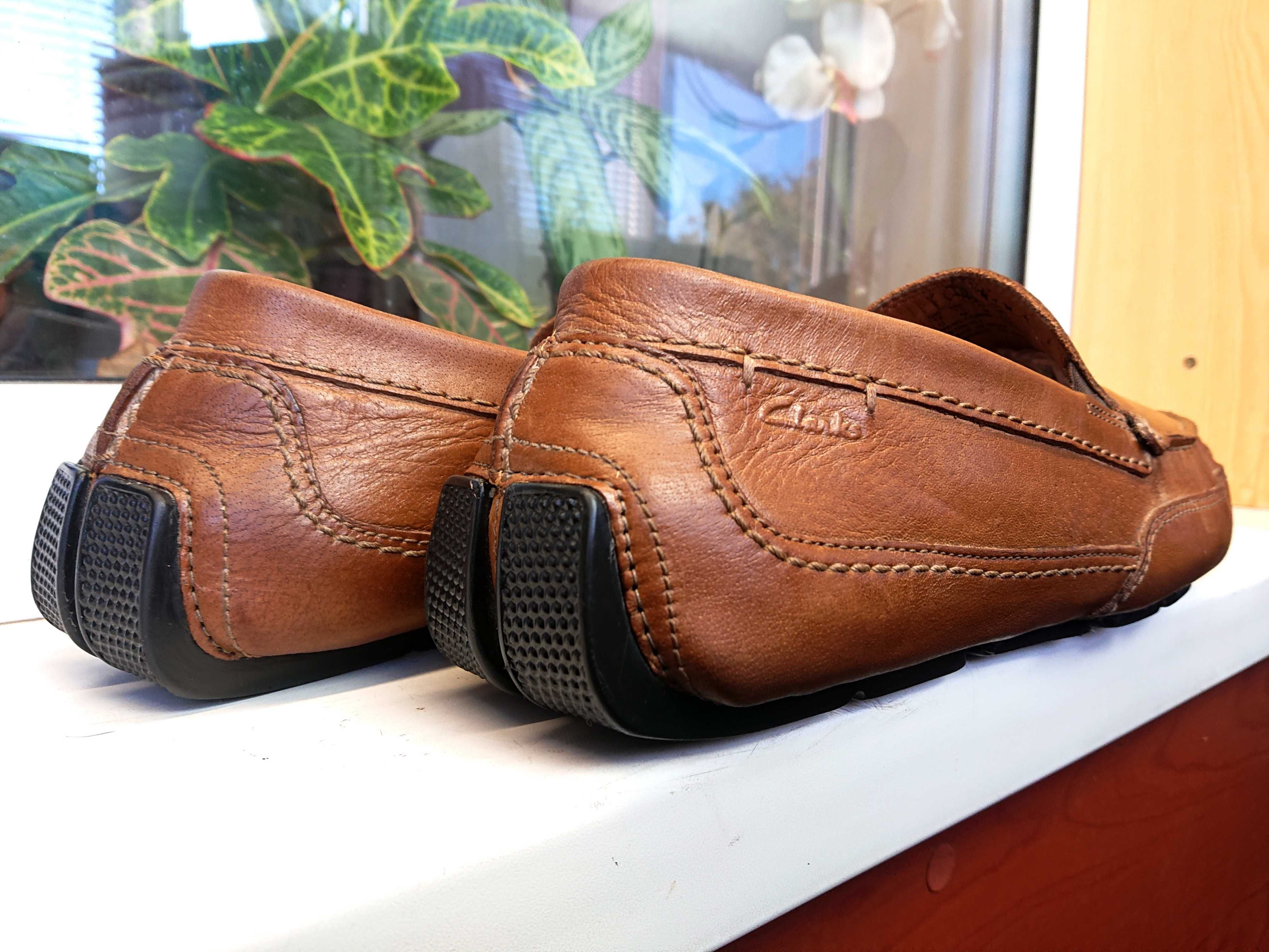Очень мягкие и легкие  прошитые  мокасины "Clarks"  Оригинал  46 р