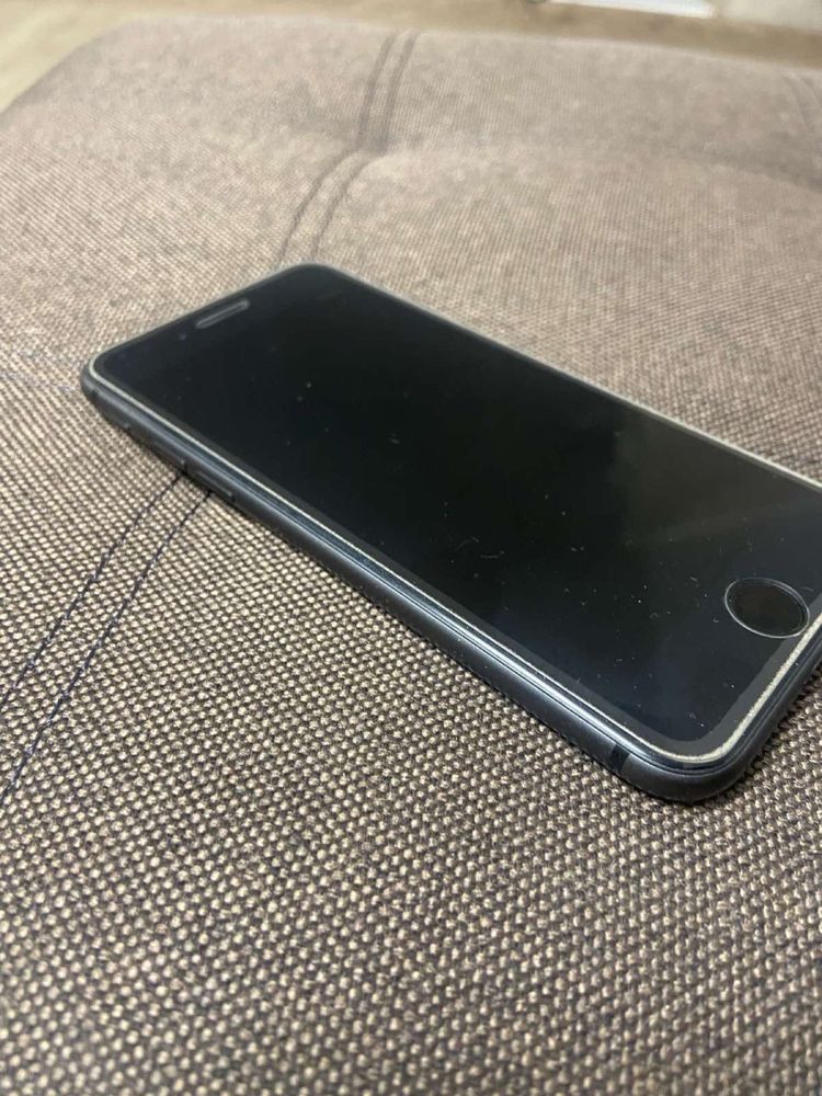 Iphone 8 64гБ черный