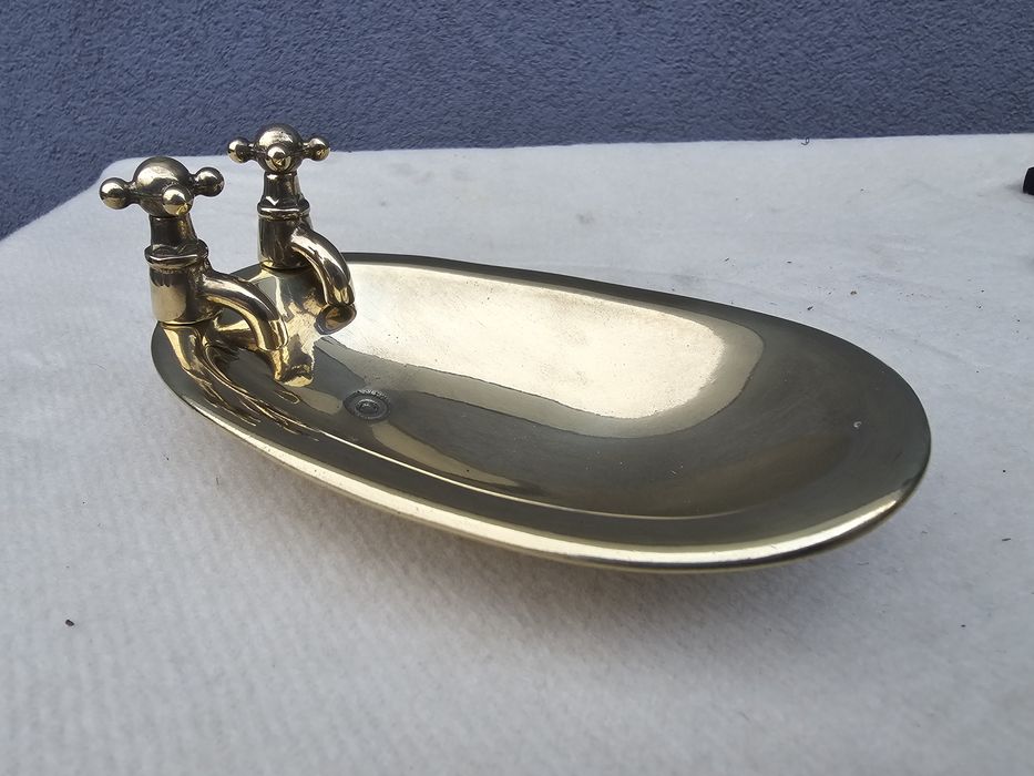 Mydelniczka super design .mosiężna