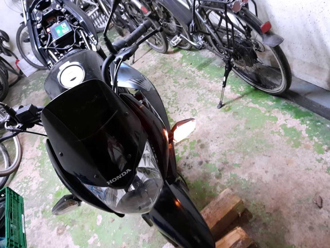 Honda CBF125 de 2014 sem matricula.