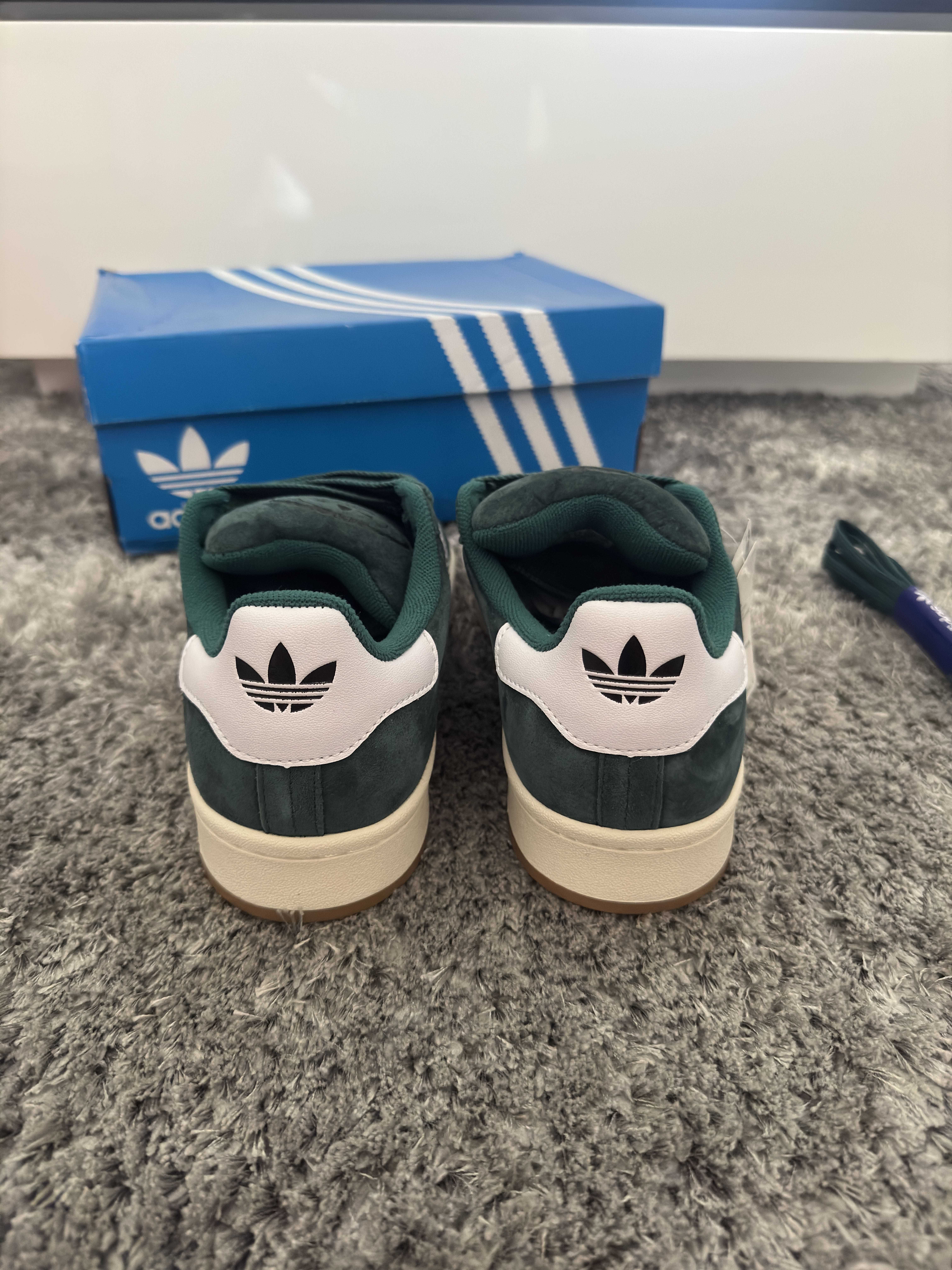 Ténis Adidas Campus verdes (42)