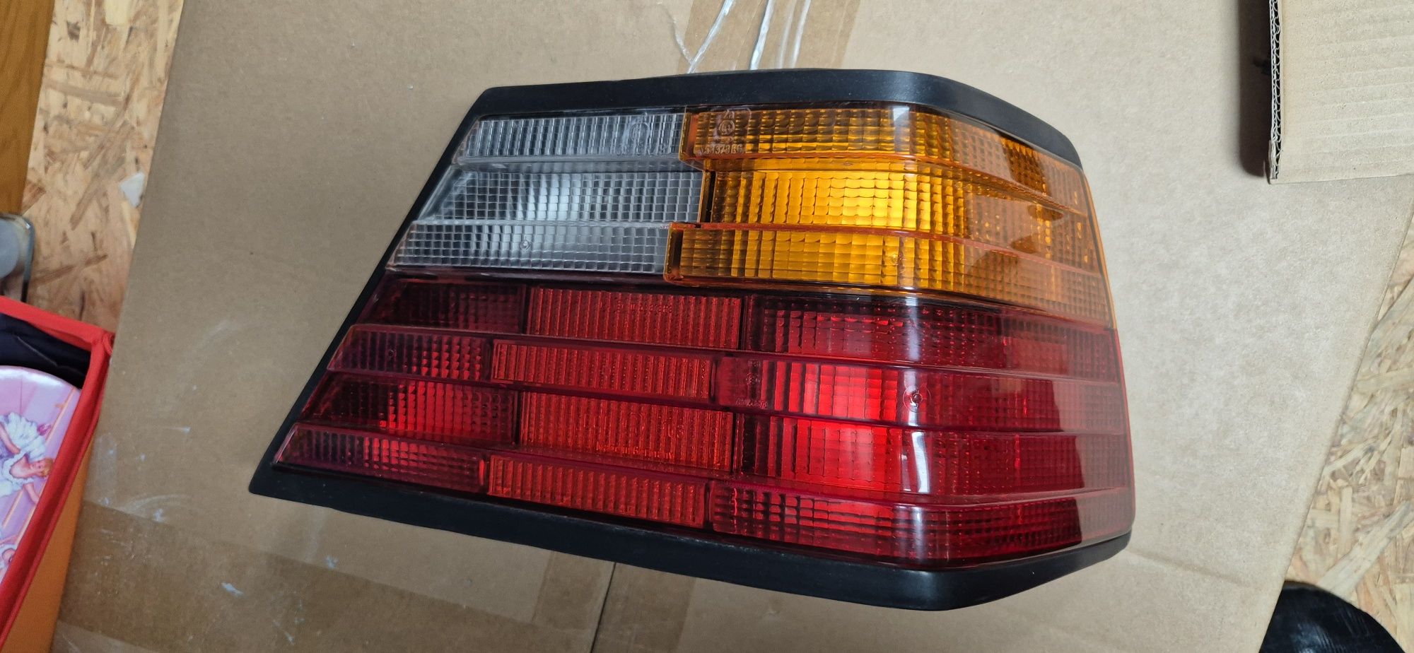 Lampy tył mercedes W124