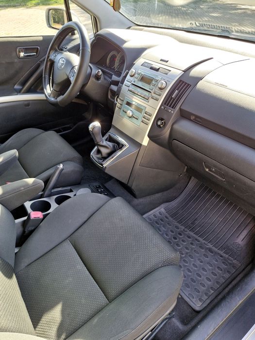 Toyota Corolla Verso 2.0 D-4D Prestige 7 osobowa