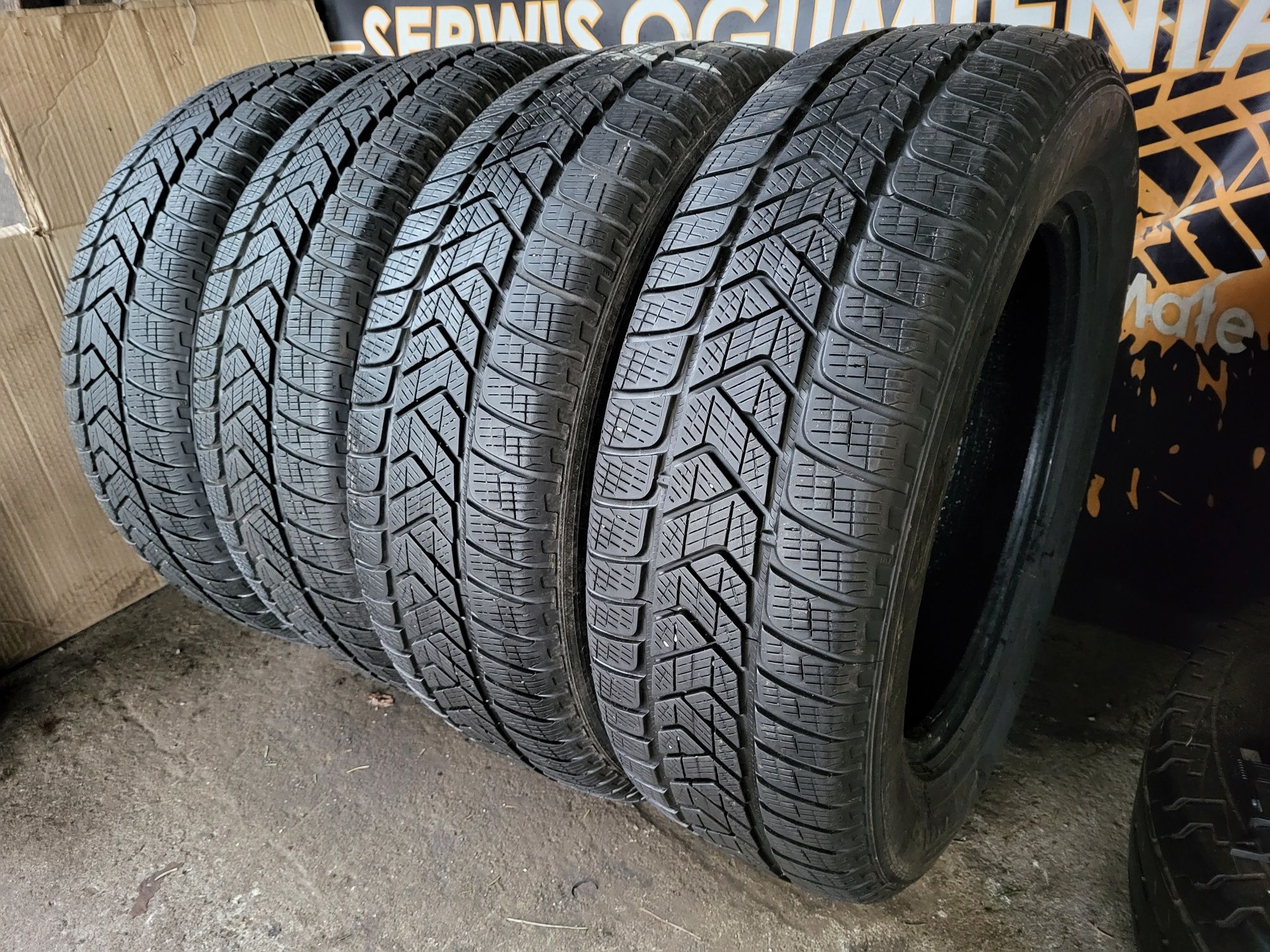 Opony zimowe 215/65/17 Pirelli 21/22rok 6,7mm
