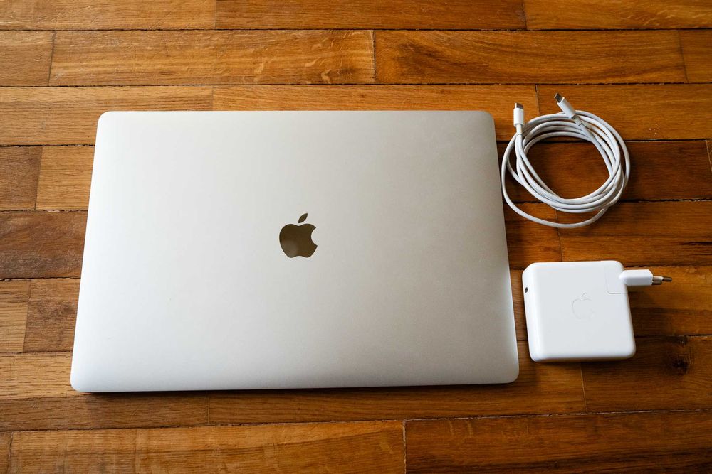 MacBook Pro 15,4" Touch Bar i7 16Gb RAM 512Gb