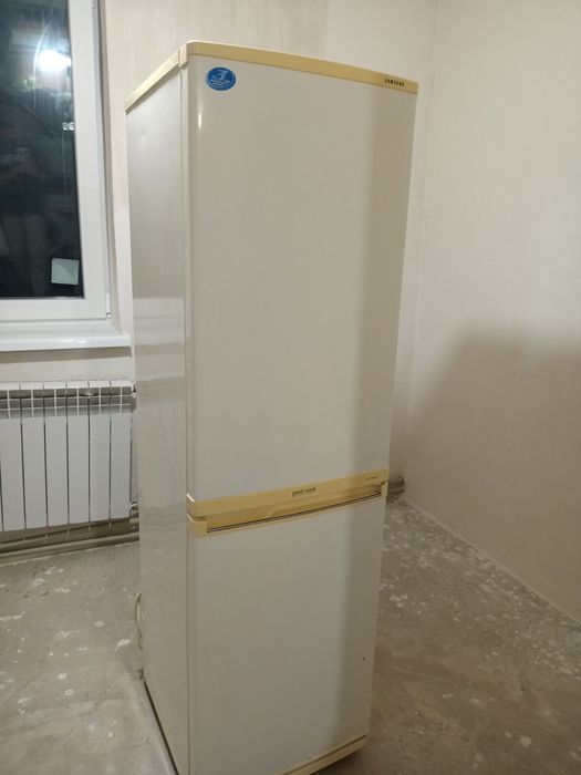 Продам холодильник самсунг