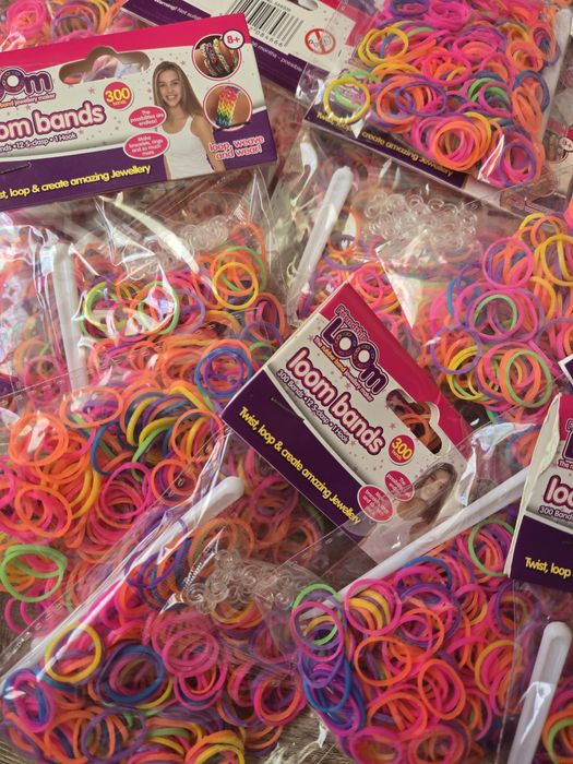 Набор резинок для плетения Friendship Loom Bands 
27 упаковок!