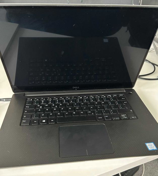 Dell Precision 5530 - i9-8950HK 16GB RAM 512GB SSD 4K P2000 Windows 11