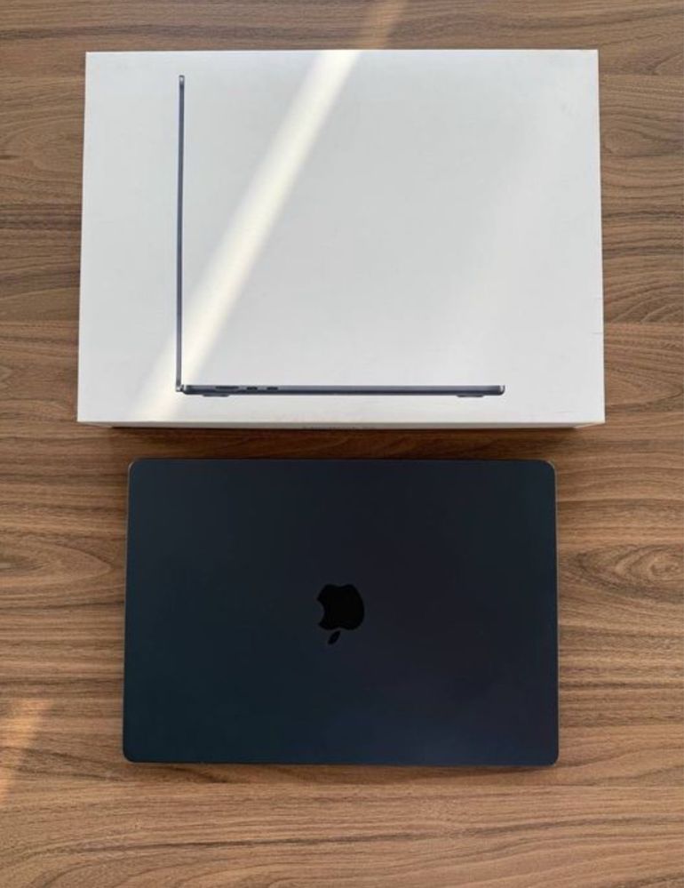 Custom Macbook Air 15" M2 512 / 24 - Midnight Blue