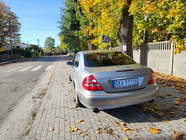 Mercedes w211 sprzedaż zamiana doinwestowany serwis aso książka