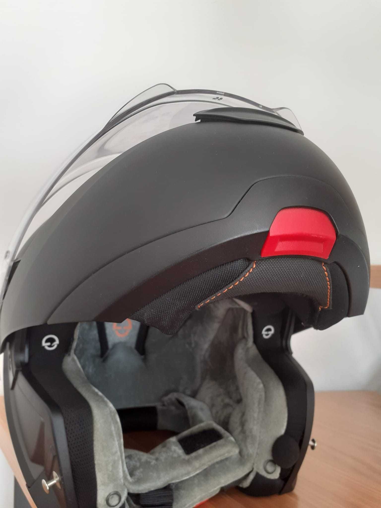capacete virado Schuberth C4 Pro Swipe.  Tamano L  /  59