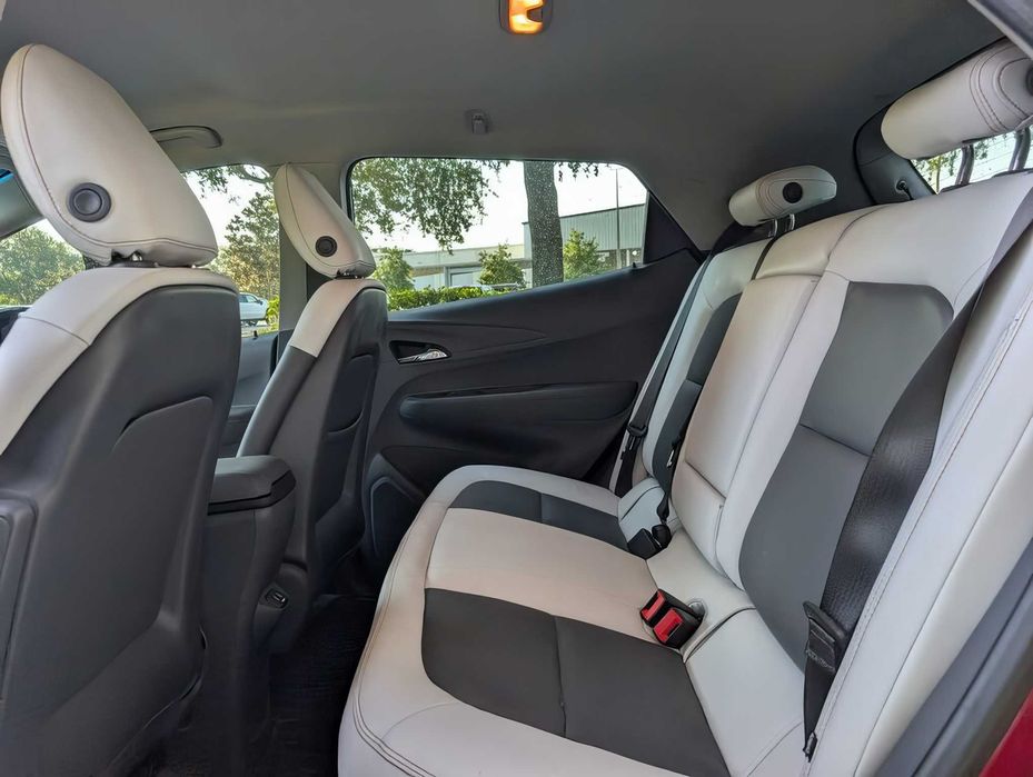 Chevrolet Bolt EV      2021