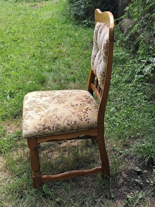 Komplet krzeseł dębowych