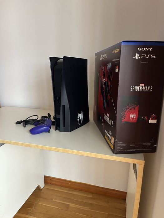 PlayStation 5 personalizada do Homem-Aranha, com preço negociável!