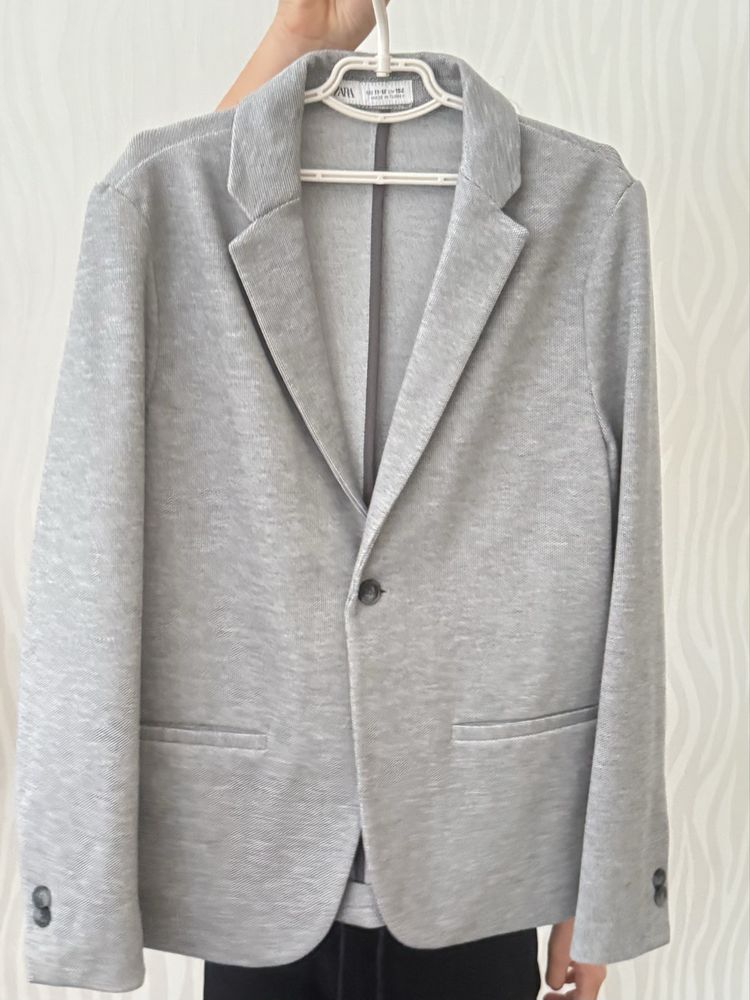 Класичний трикотажний костюм Zara