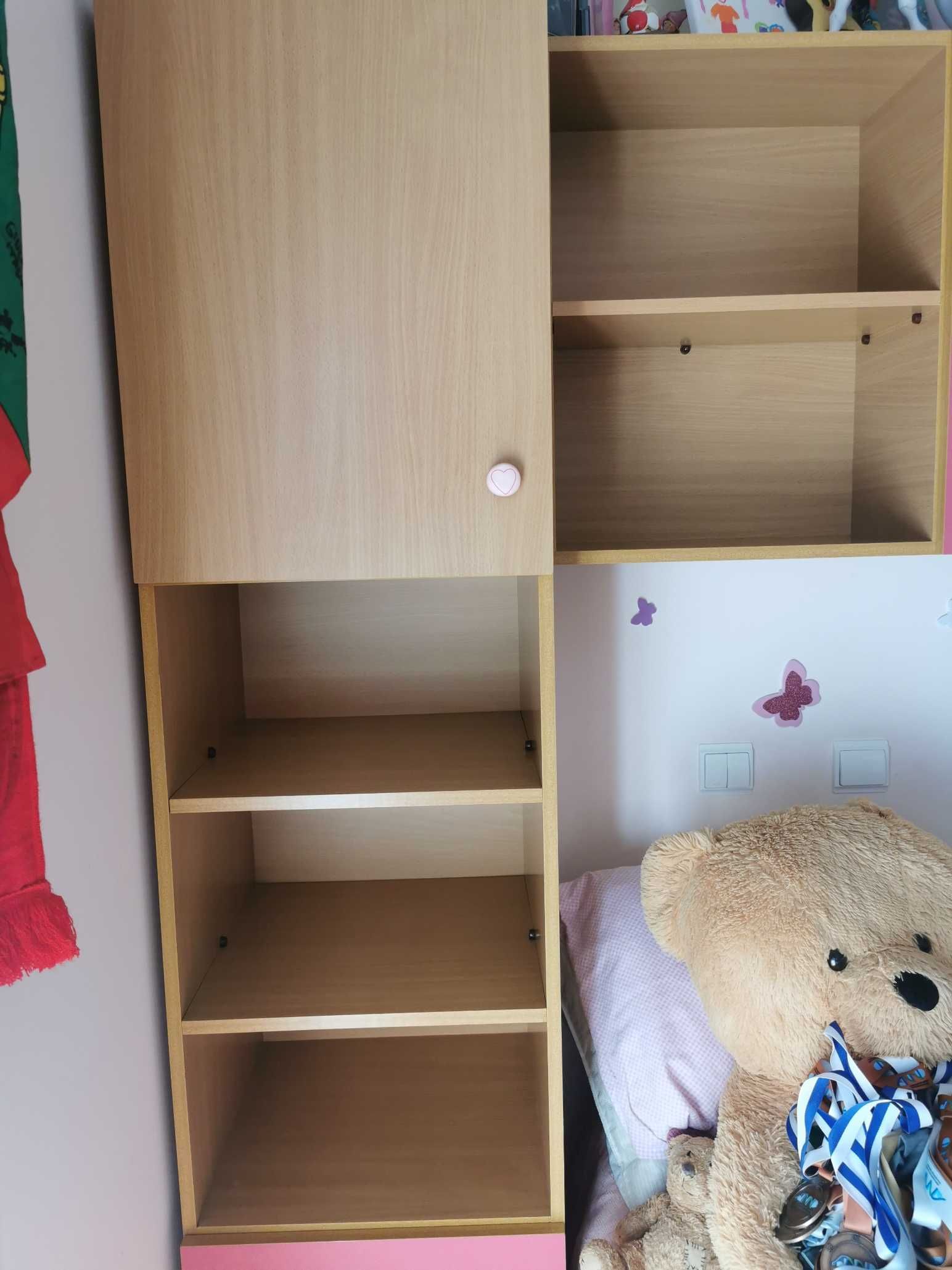 Quarto/Estúdio para solteiro com arrumação (p/ desocupar)