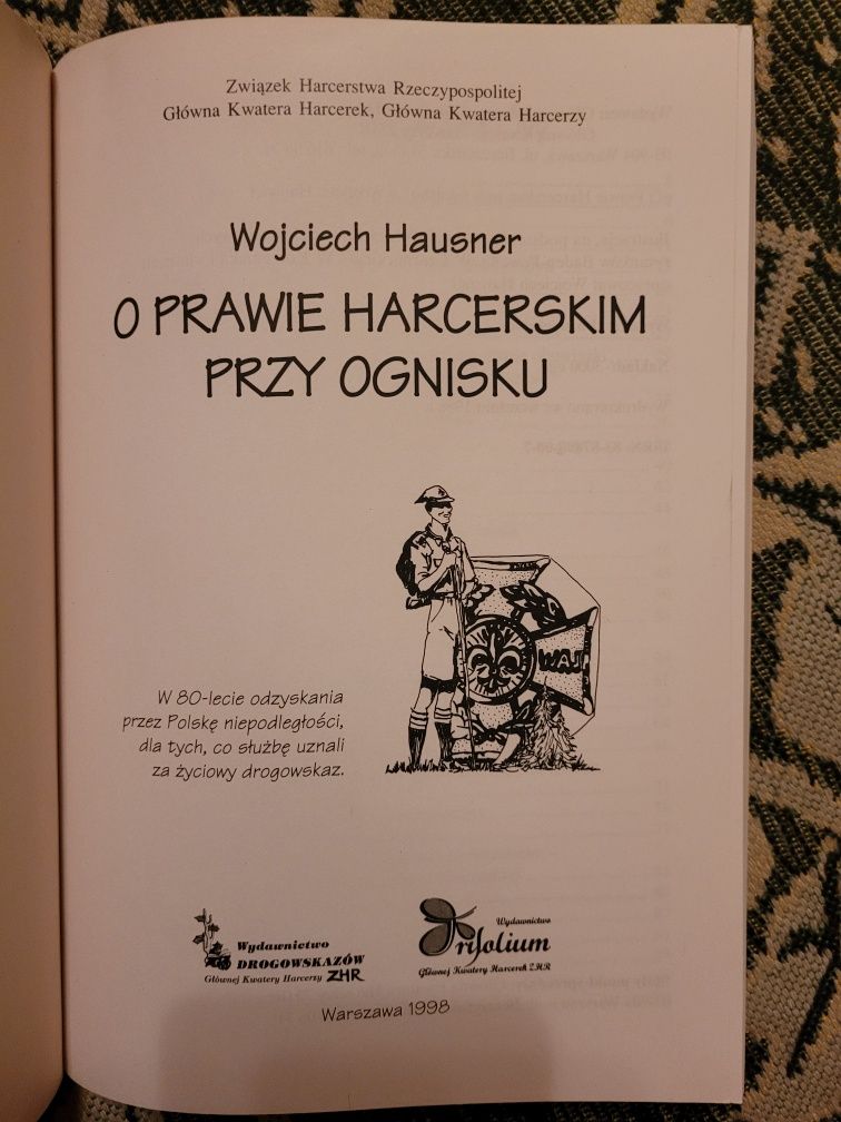 Wojciech Hausner O prawie harcerskim przy ognisku 1998 ZHR