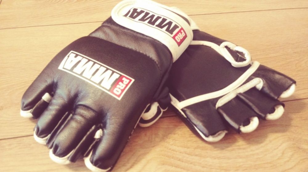 Skórzane rękawice Pro MMA. Performence MMA Gear.