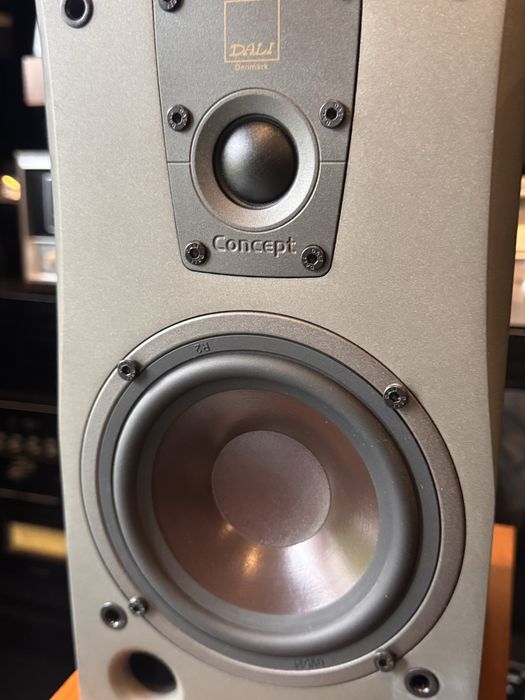 Dali Concept 1 kolimny podstawkowe