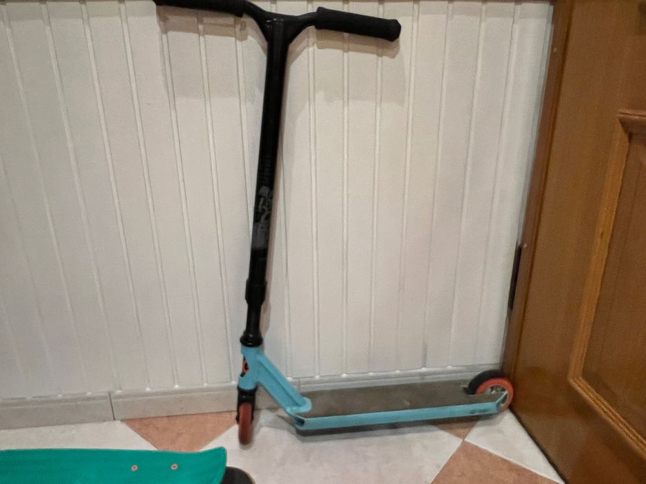 Venda de 2 skate e uma trotinete
