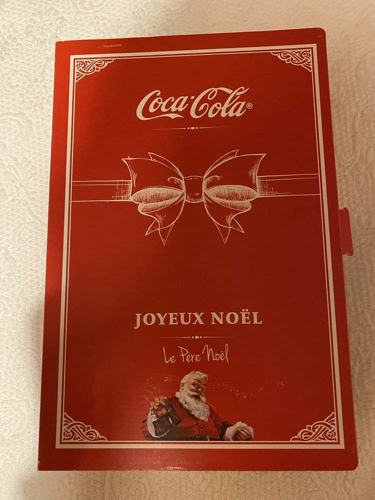 Caixa Natal com garrafa coca cola calendario