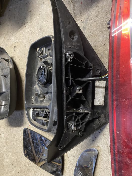 Продам користовані деталі заднього бампера  до Рено Мастер 3