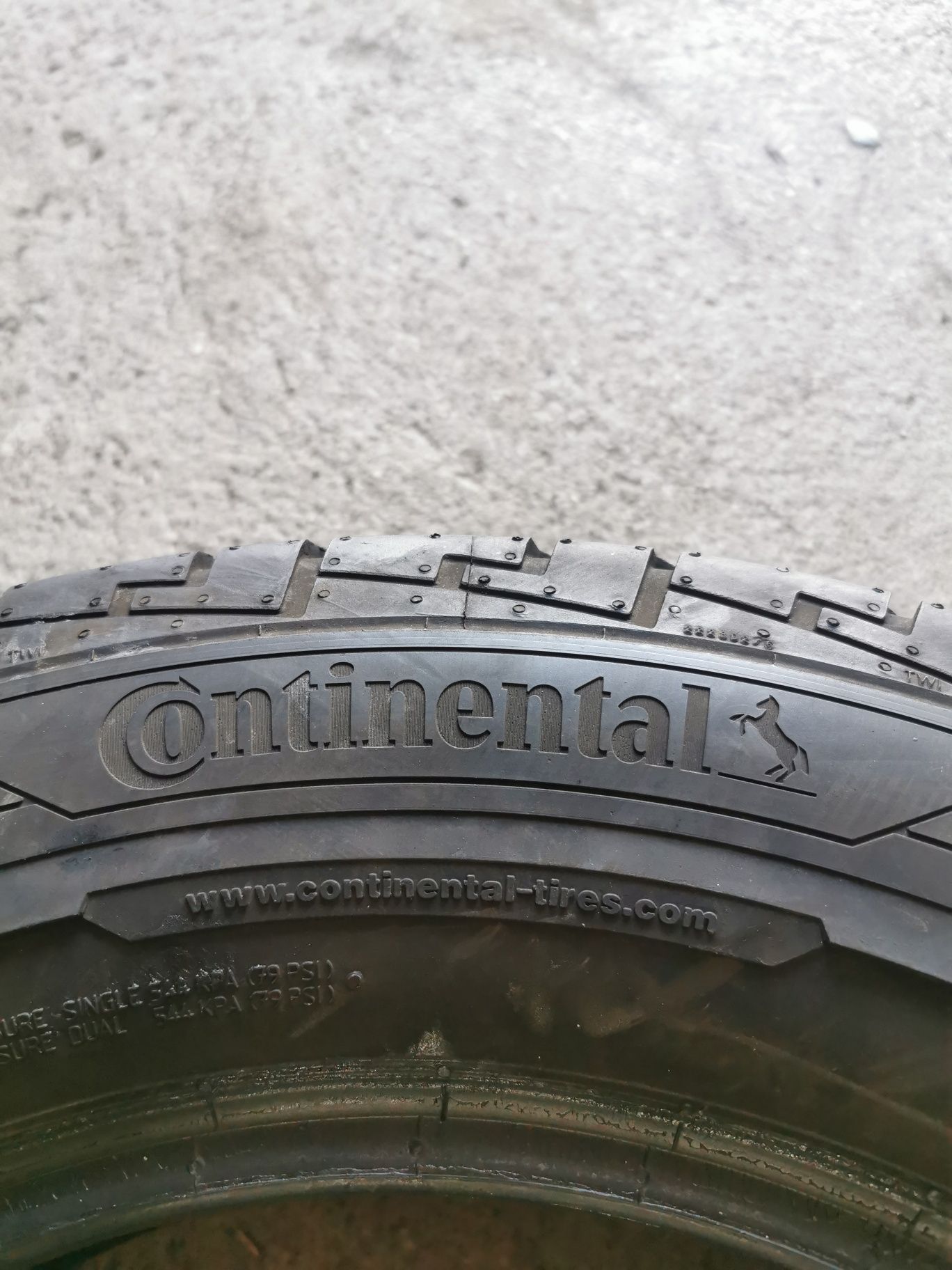 Komplet opon 185/75R16C 104/102R Continental ContiVanContact 100