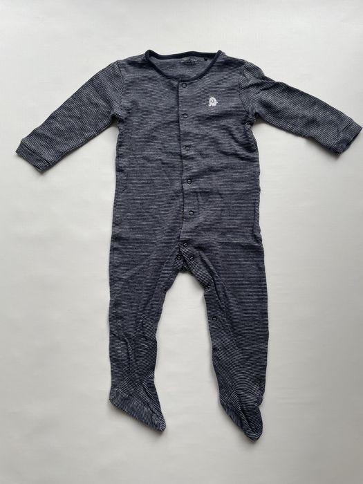 Śpioszek Next w paski 12–18 m – miękki i wygodny