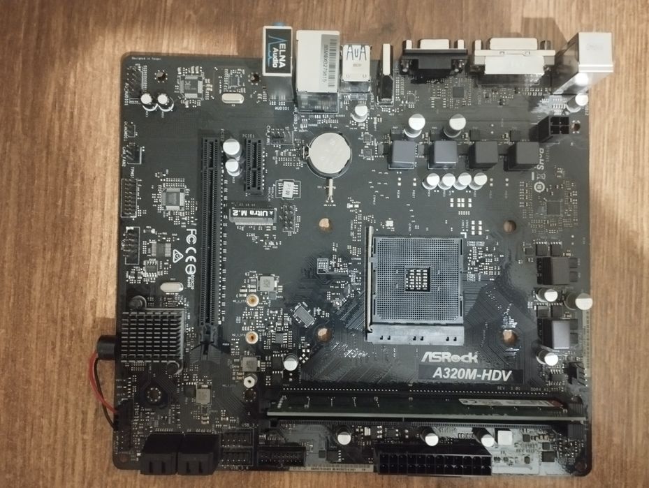 Материнська плата