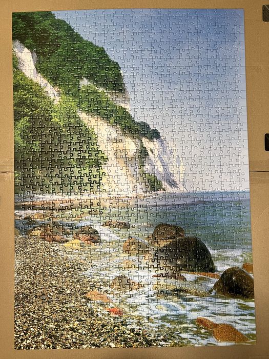 Puzzle Trefl 1000 el. stan bardzo dobry, kompletne