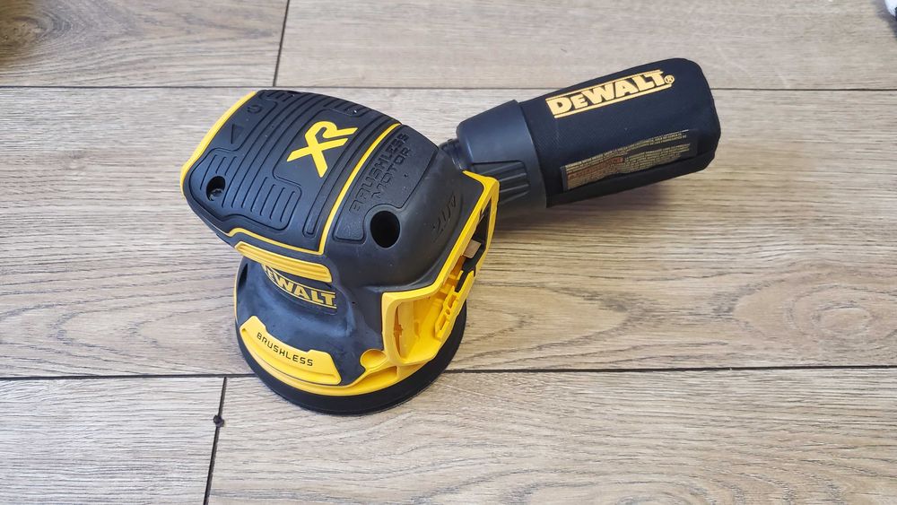 Zestaw 7 narzędzi DeWalt+ 3 baterie. Skrzynka i torba gratis!