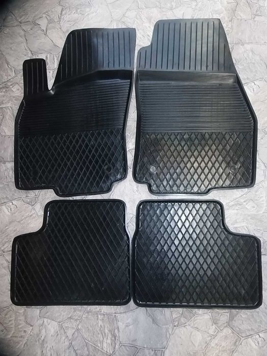 Dywaniki Gumowe OPEL ASTRA 2 G II 3 H III DOPASOWANE Korytkowe