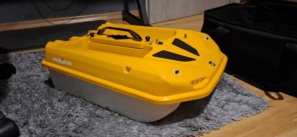 Łódka zanętowa Predator Pro Lam karpiowa