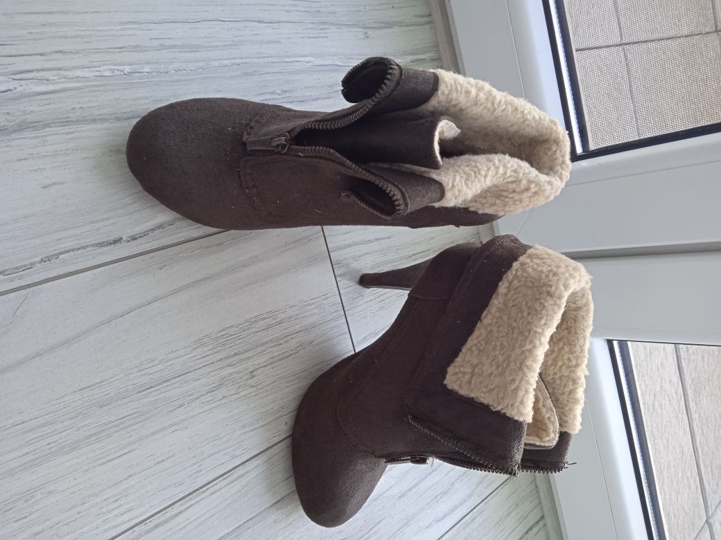 Botki brązowe a'la zamsz