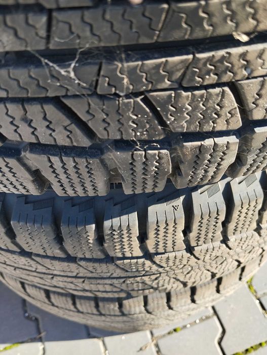 Diamondback DR777
215/60 R17C 109/107T jak nowe