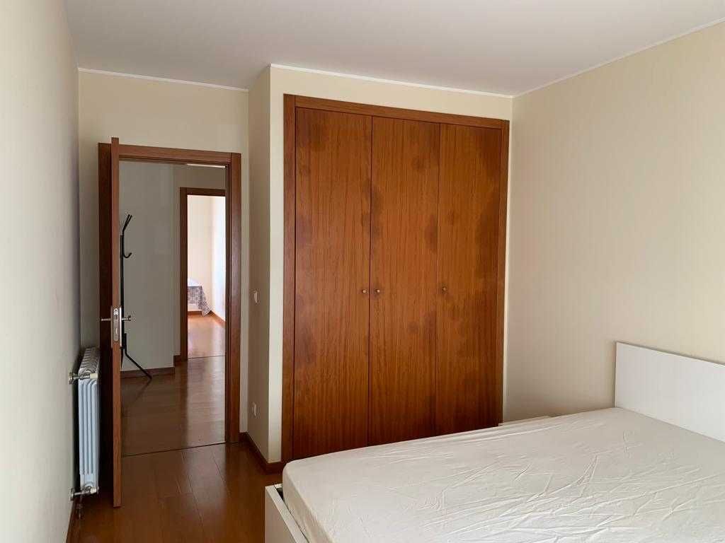 Aluga-se Quarto no Centro de Aveiro - Entrada Imediata