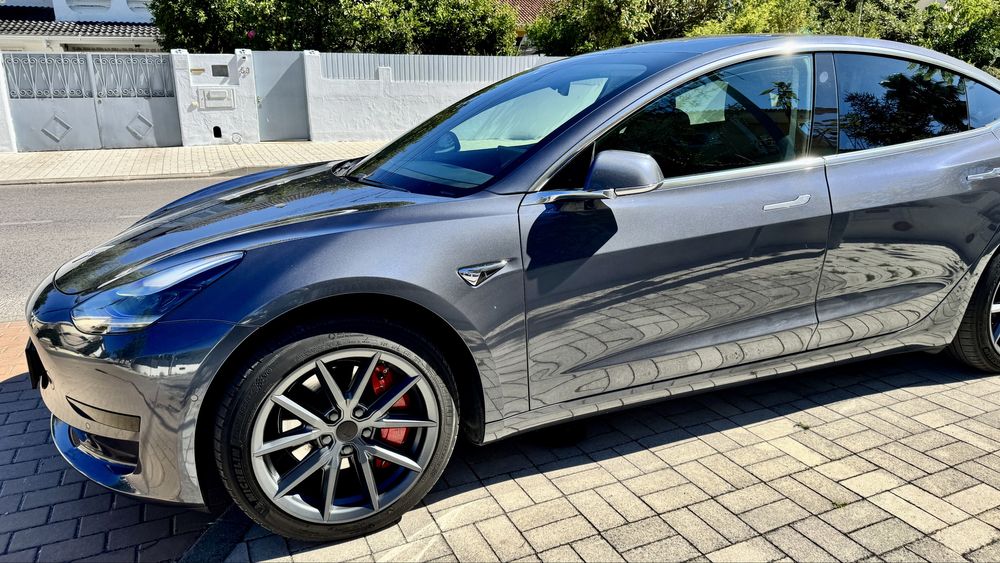 Tesla model 3 SR+ 2020