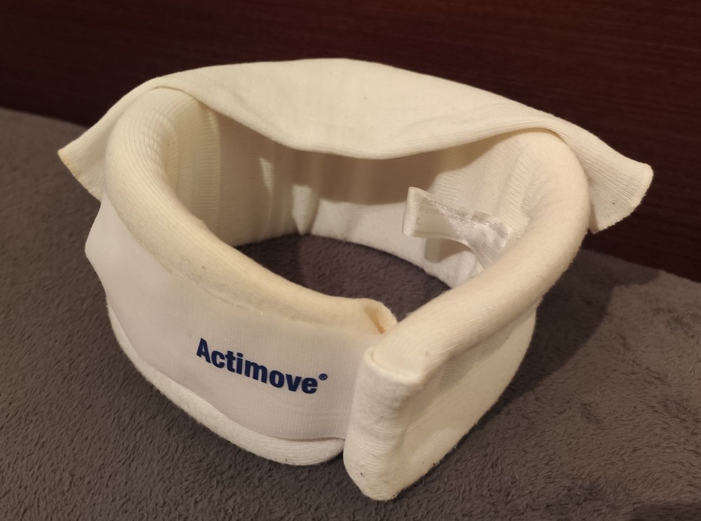 *Colar cervical " Actimove" Tamanho: L