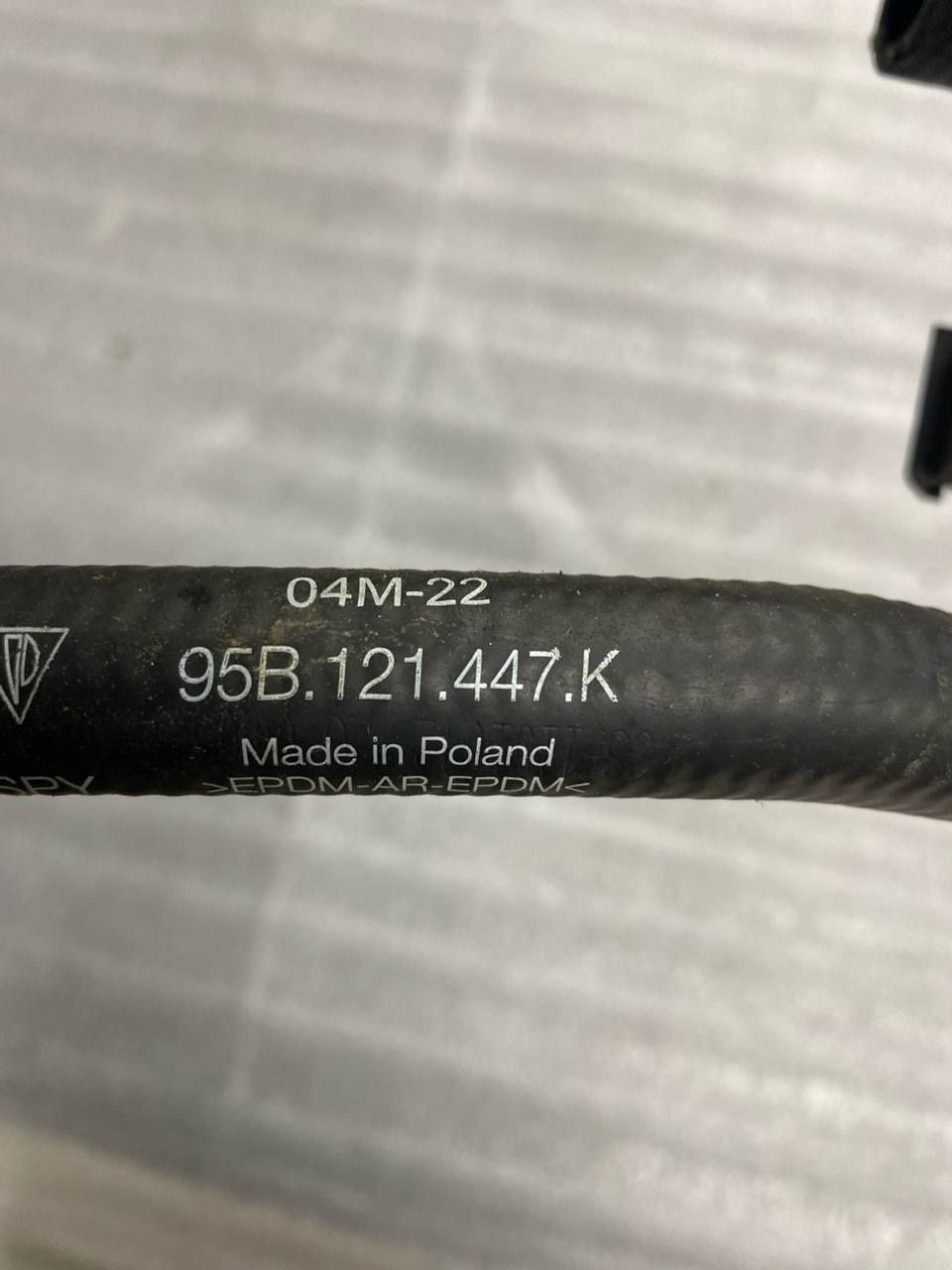 Porsche macan шланг розширительного бачка 95b121447k