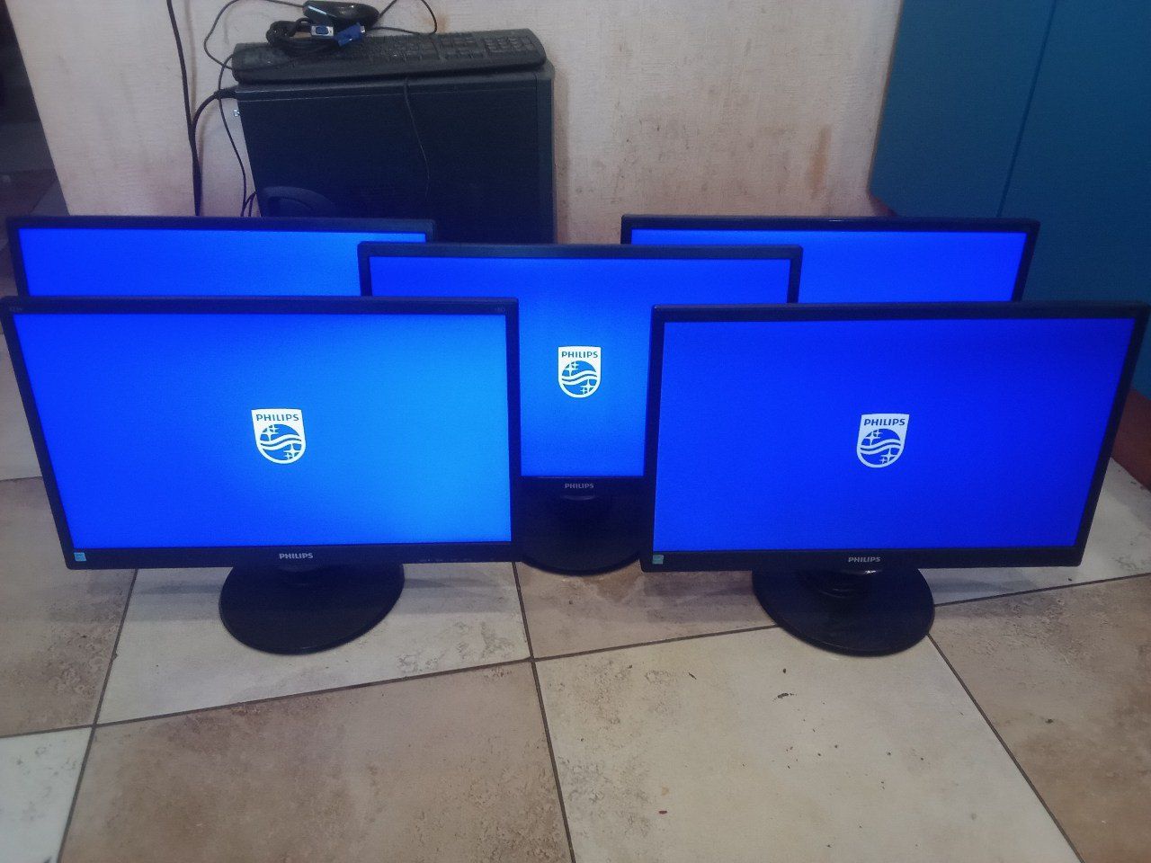 Full HD Монітор 22" Philips 223V5 (VGA) 1920x1080