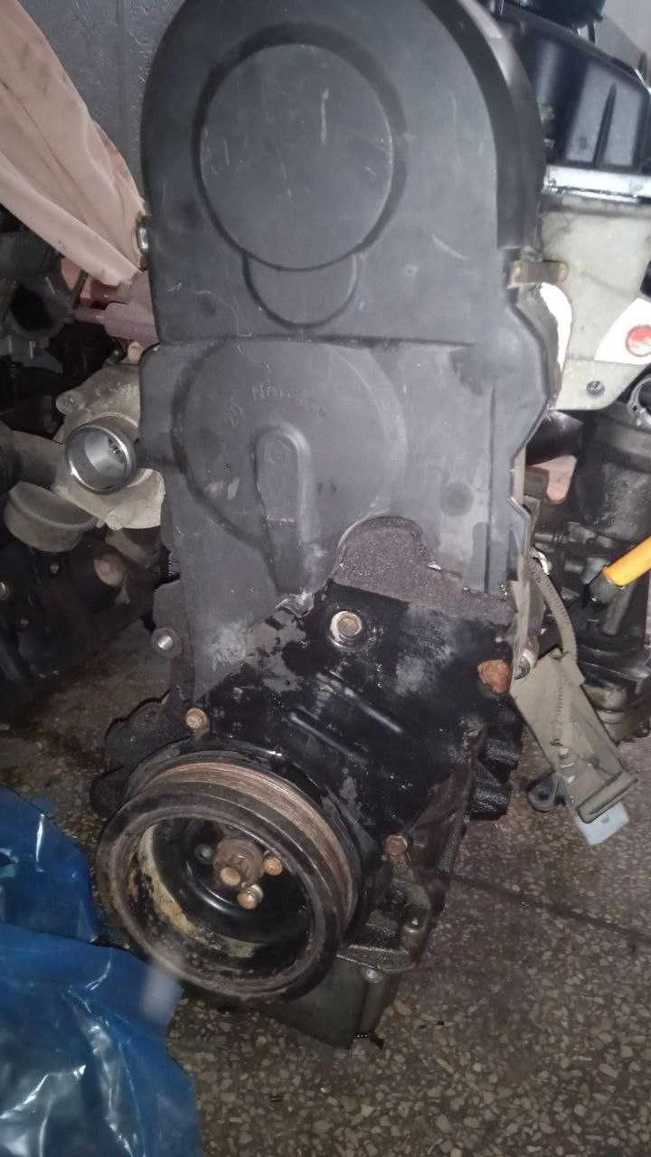 Двигун volkswagen 1.9 TDI під ремонт