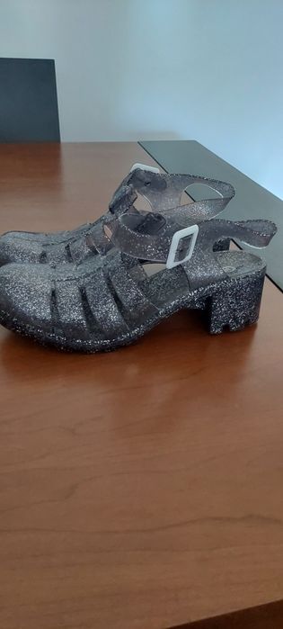 Sandálias silicone novas