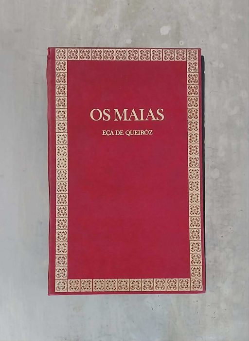 Livro Antigo "Os Maias" de Eça Queiroz. Editora Círculo de Leitores
